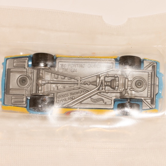 1:64 Scale Die Cast General Mills/Hotwheels Salute To Richard Petty #43 Toy Cars - Picture 3 of 7